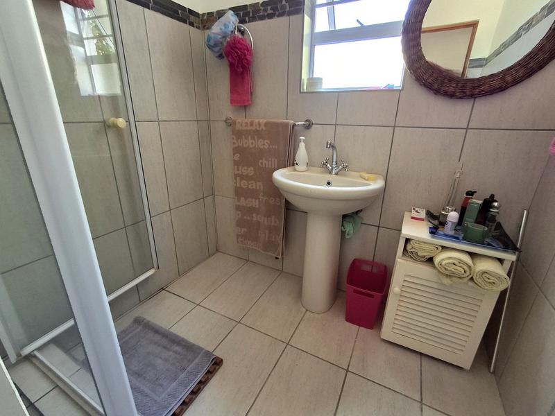 3 Bedroom Property for Sale in Britannia Bay Western Cape